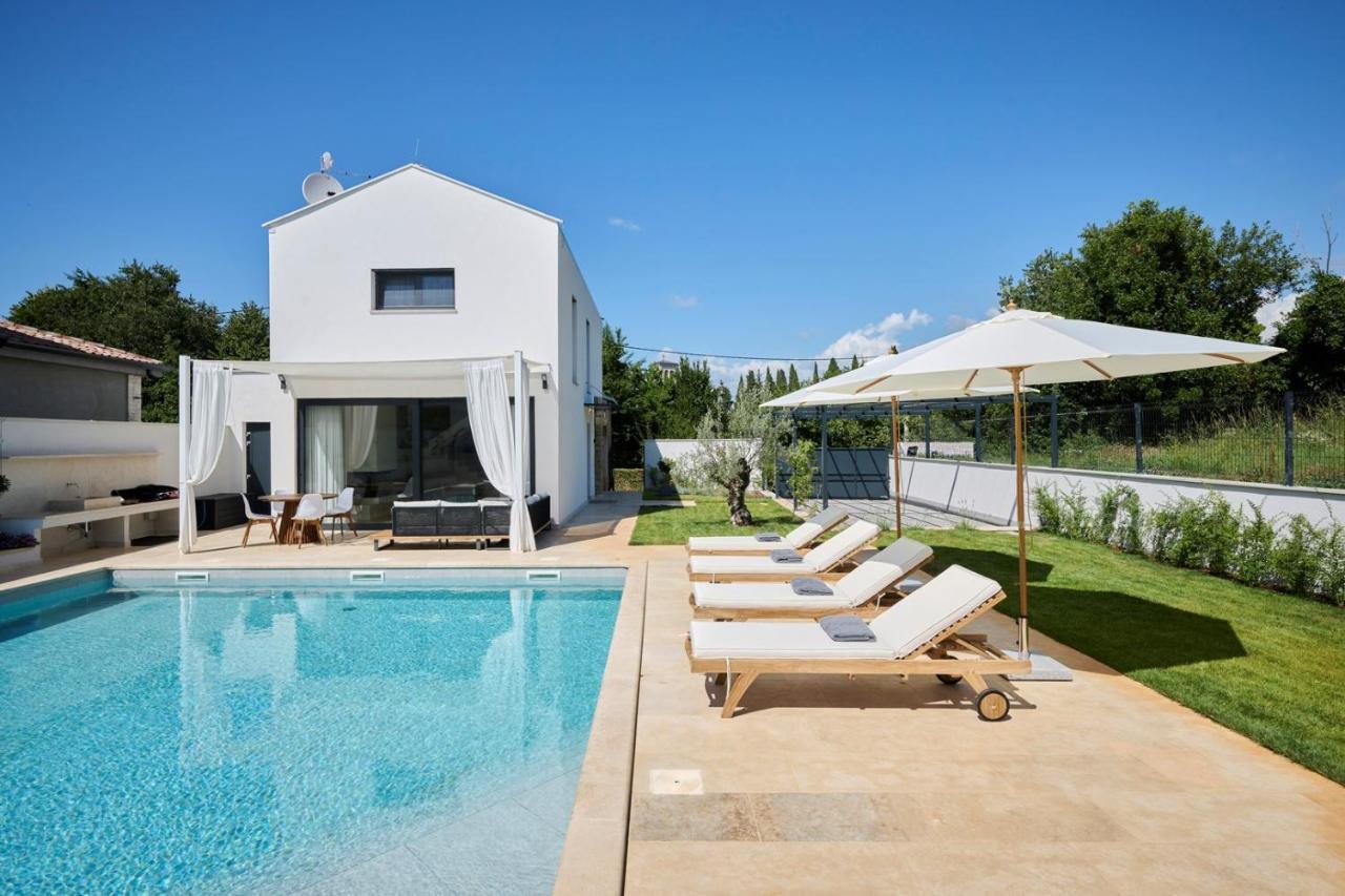 Villa Pura Vida With Pool And Whirlpool Near Umag Materada Exterior photo