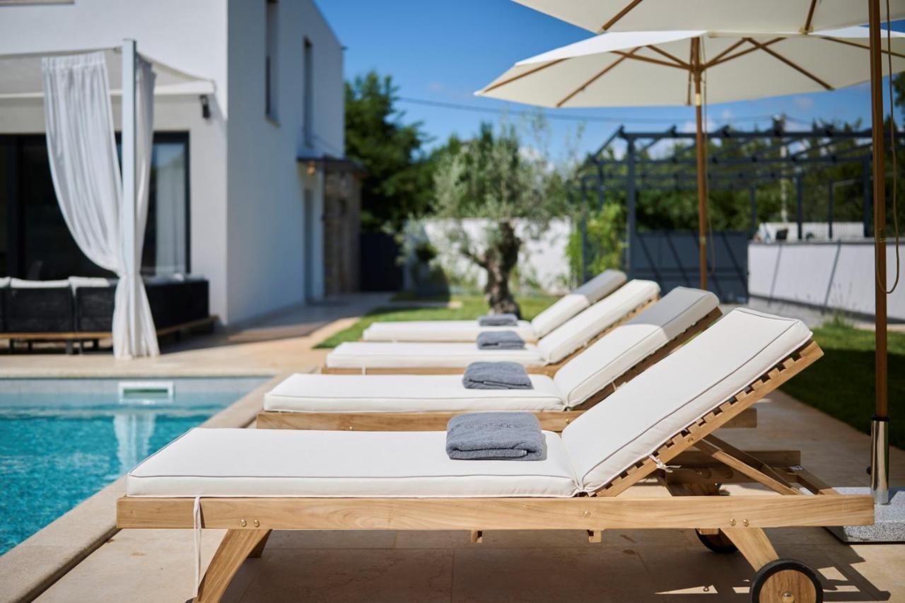 Villa Pura Vida With Pool And Whirlpool Near Umag Materada Exterior photo